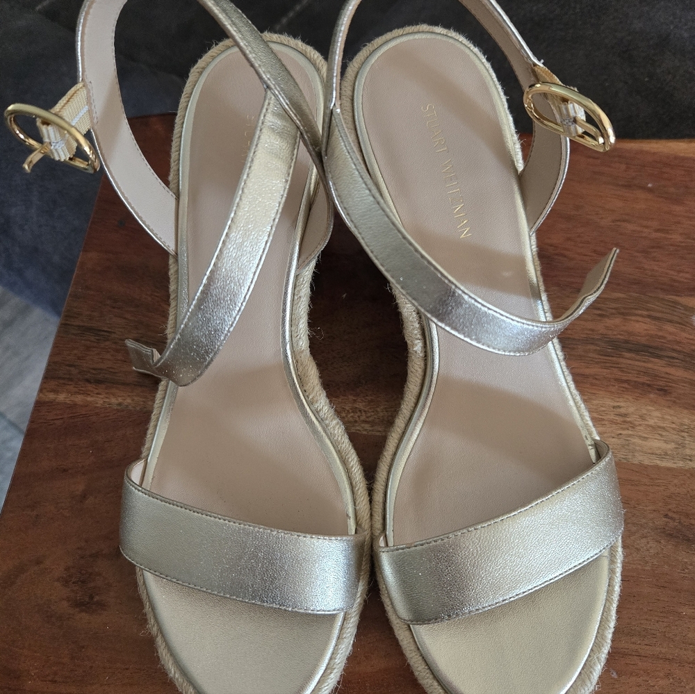 Stuart Weitzman Teddi Espadrille Leather Wedge Sandal in Gold Size 7